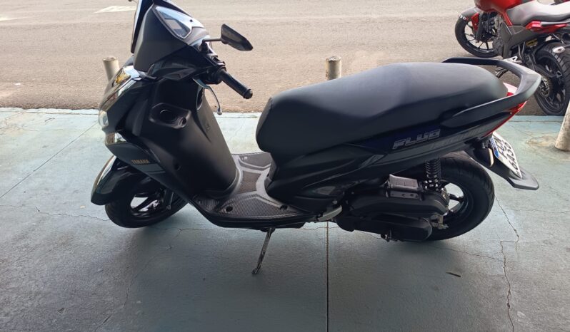 
								Yamaha Fluo 125 ABS full									