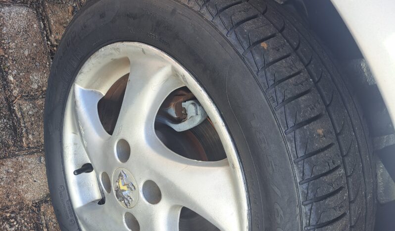 
								Peugeot 207 QUIKSILVER 1.4 Flex 8V 5p full									