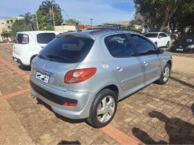 Peugeot 207 QUIKSILVER 1.4 Flex 8V 5p